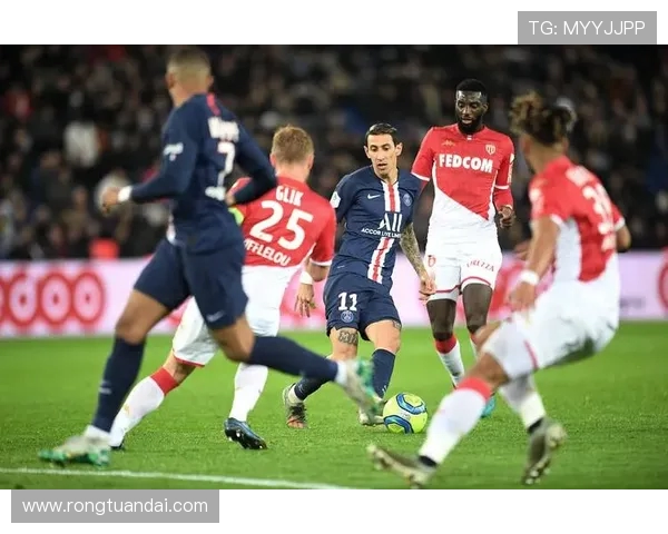 2017年曼城与巴黎圣日耳曼激战回顾：欧冠赛场的巅峰对决与精彩瞬间