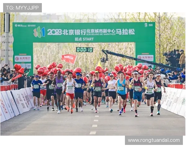 城市马拉松赛事观察：上海飞盘队在比赛中的团队意识与表现分析