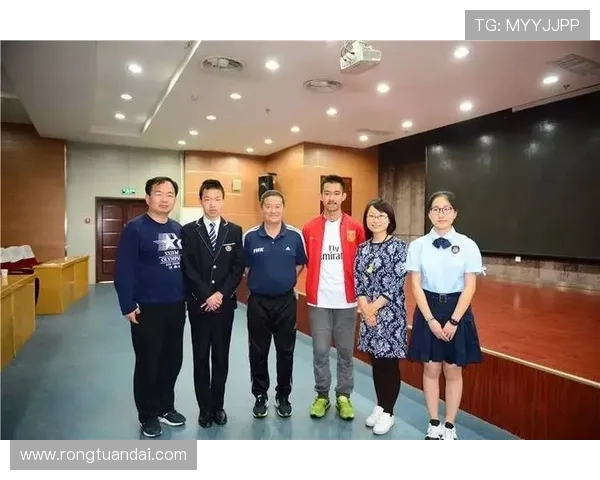 李强独家揭秘：深入探讨足球技巧与战术心得分享